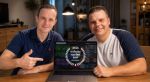 Sander Krijnen en Nick Wagelmans tonen de vernieuwde genomineerde website van Radiozenders.FM.