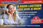Vrouw luistert online naar de radio via Radiozenders.FM